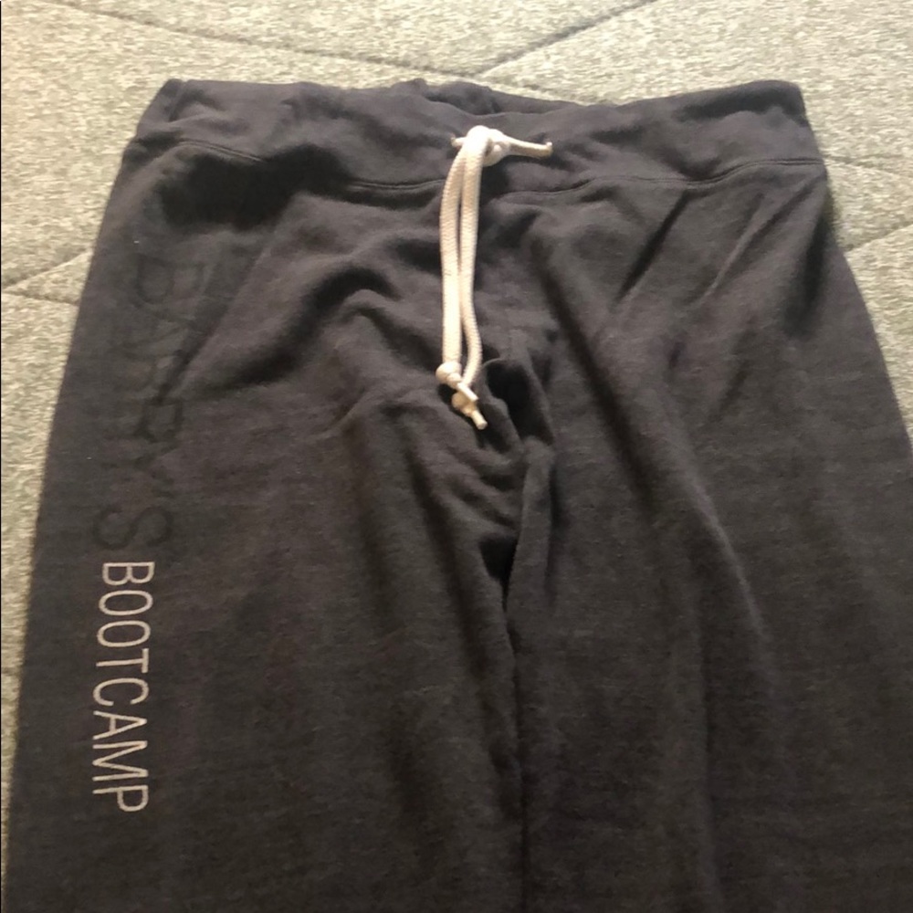 Monrow super soft sweatpants for Barry’s